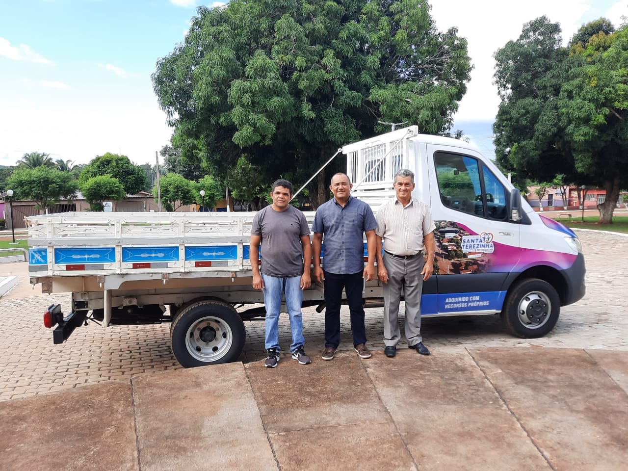 Prefeitura Adquire Caminhão com Recursos Próprios Para Atendimento dos Produtores Rurais