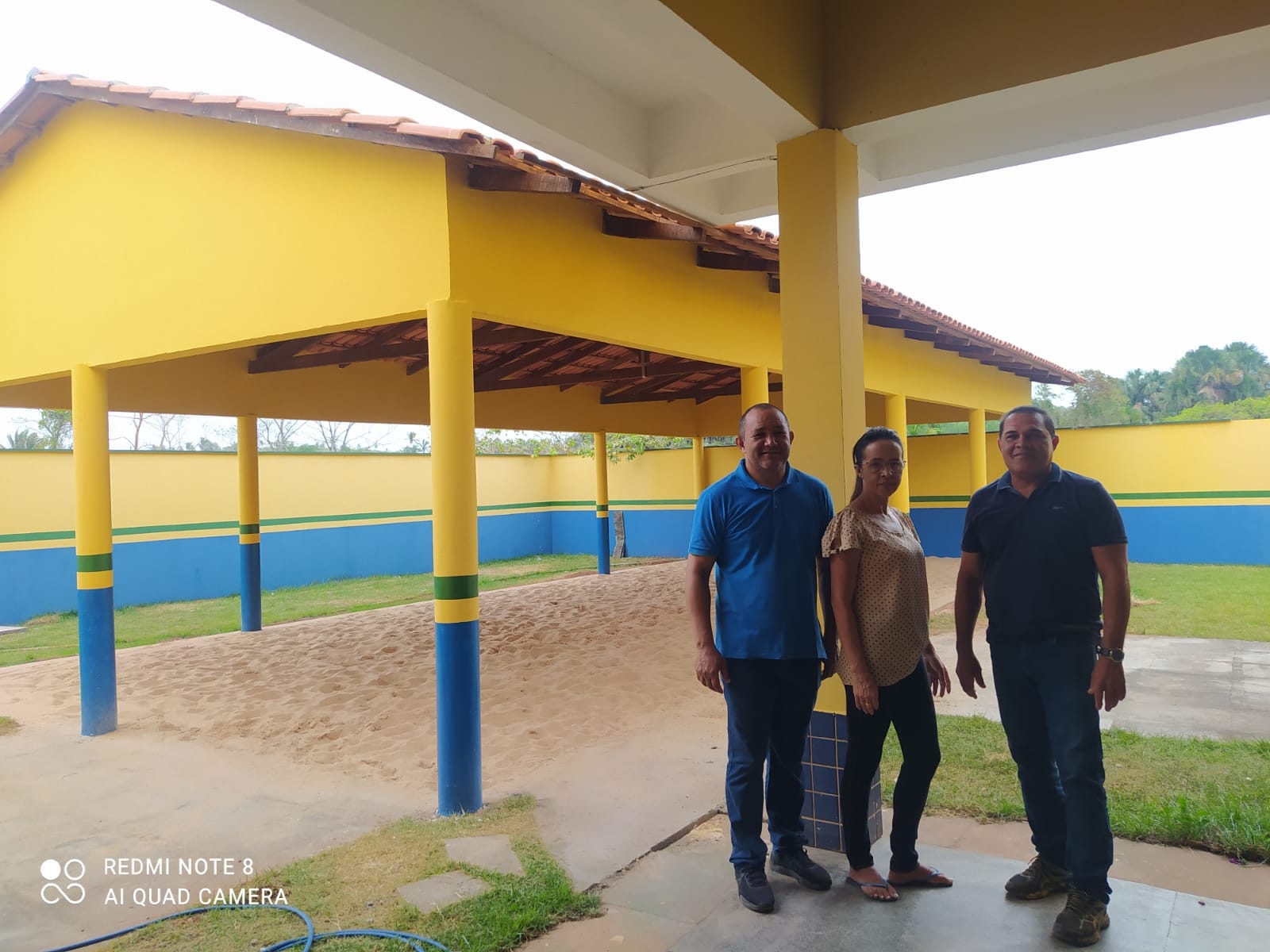 Prefeitura realiza construção de “PARQUINHO DE AREIA” na Creche Municipal Professora Francisca Gomes da Costa