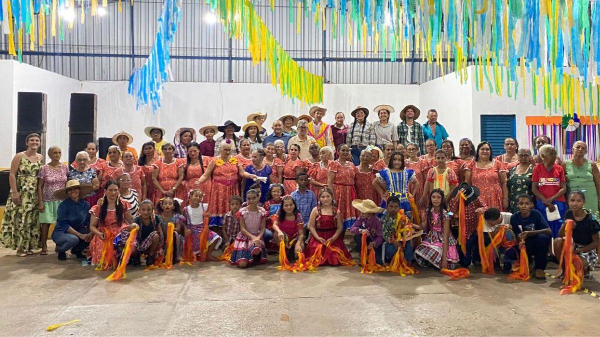 Arraiá do SCFV reúne crianças, idosos e comunidade em noite de integração e tradição em Santa Terezinha do Tocantins